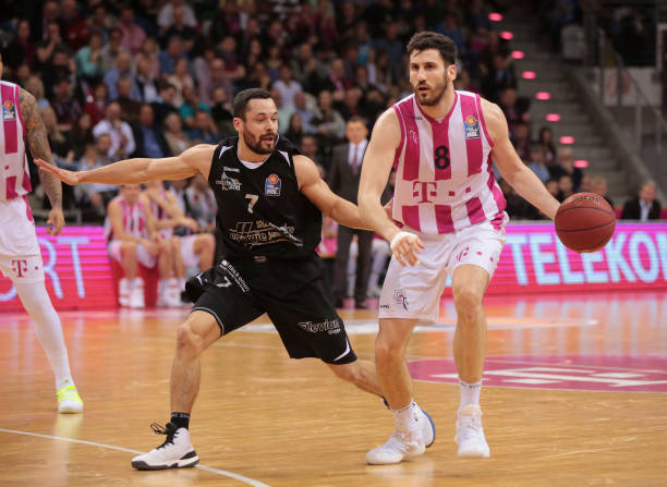 上的巨大阴 上的巨大阴